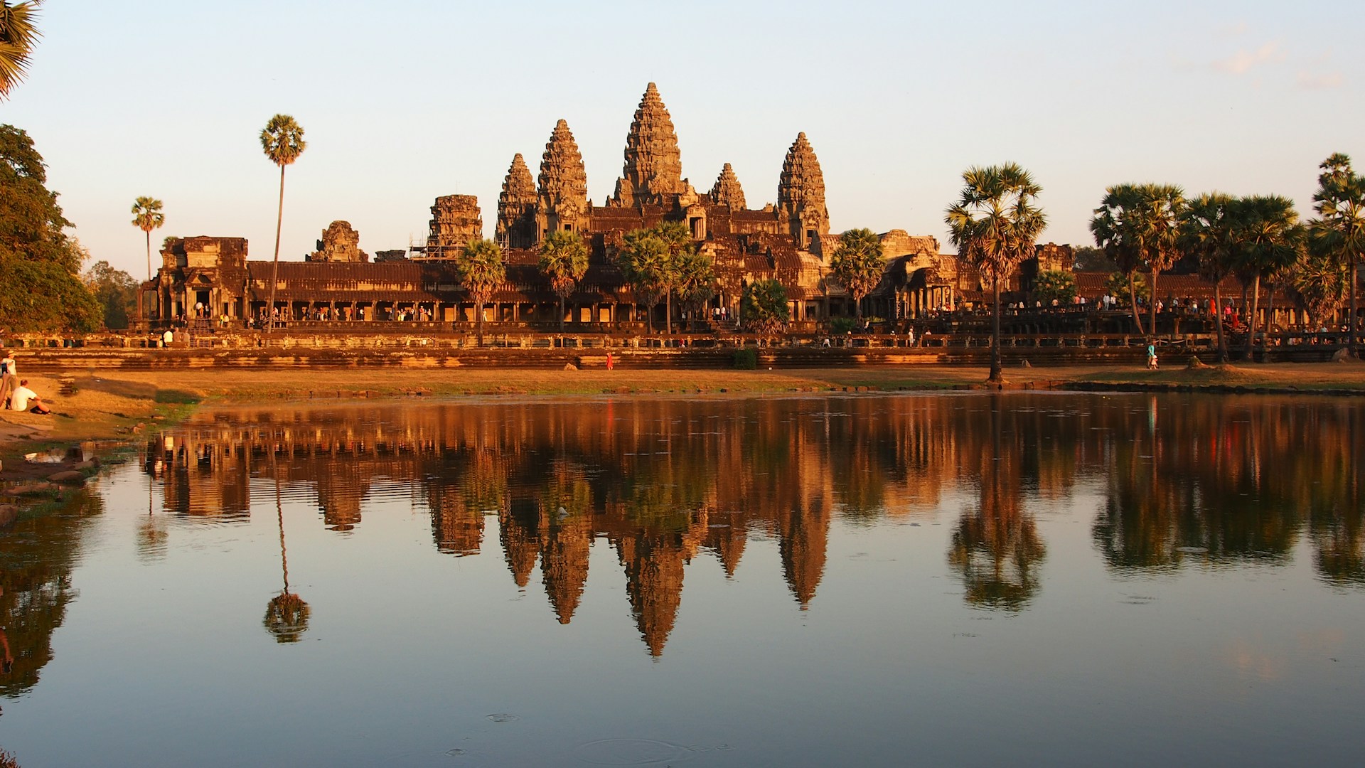 Templos de Angkor Wat al amanecer en Siem Reap, Camboya