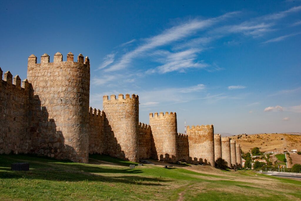 Murallas medievales de Avila cuna de Santa Teresa, peregrinacion organizada desde Malaga