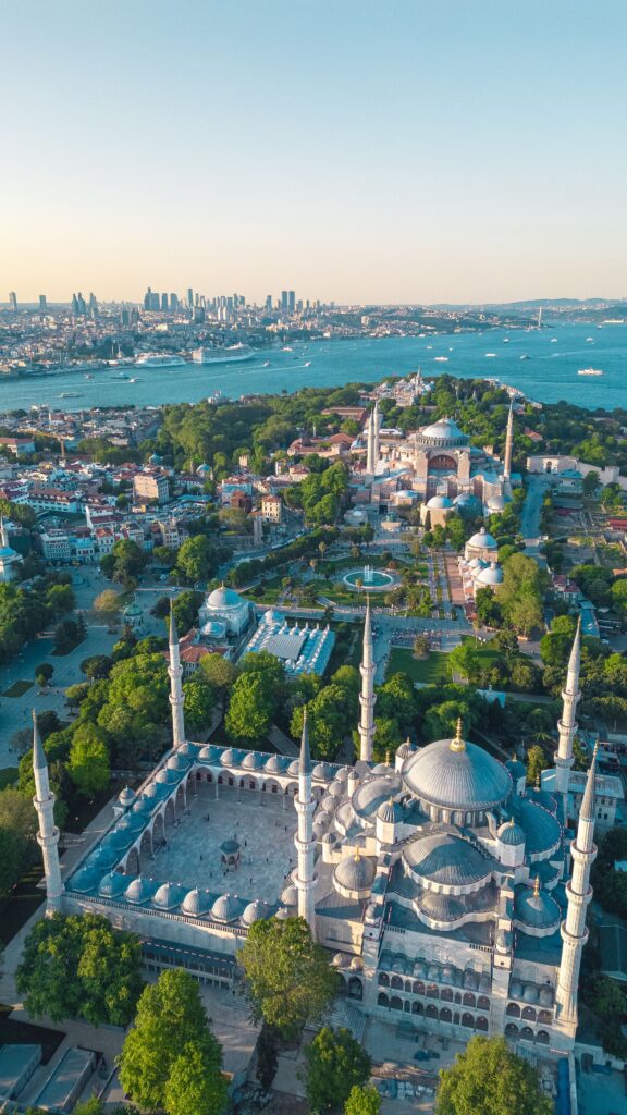 casco histórico, Santa Sofía, Sultanahmet, el palacio de Topkapi y las aguas que rodean la península.