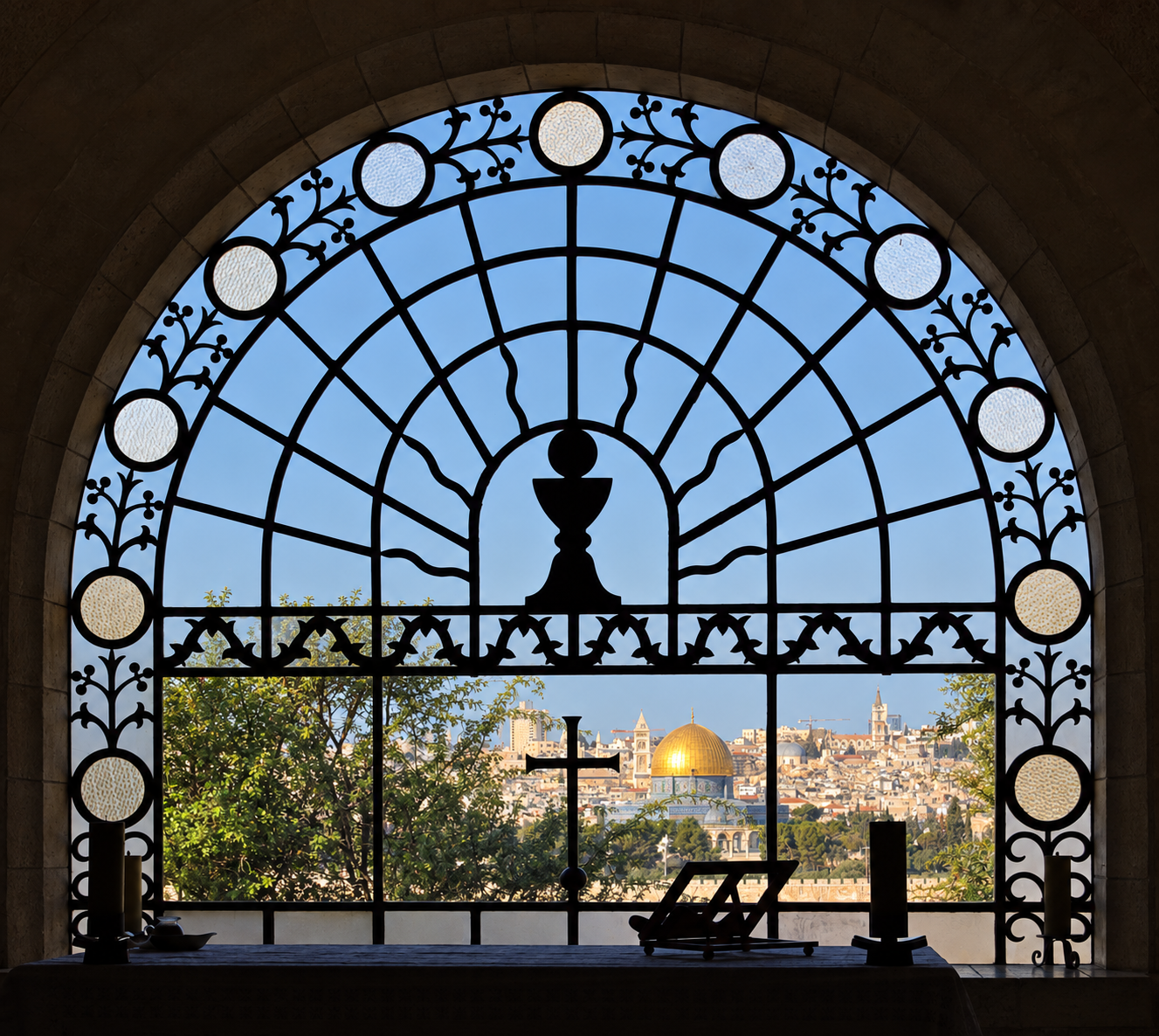 Jerusalén vista desde la ventana de la iglesia de Dominus Flevit.
